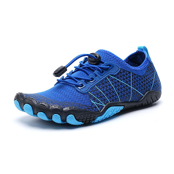 Outdoor adventure water shoes, unisex & quick-drying. Perfect for beach & watersports.