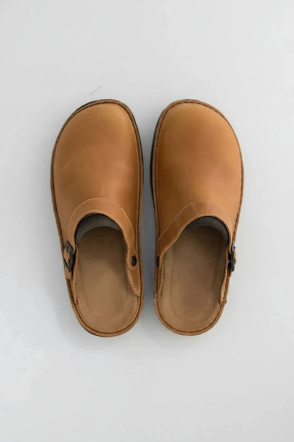 Ergonomic unisex clogs, easy slip-on design for ultimate comfort & support. Great for casual wear or long shifts.