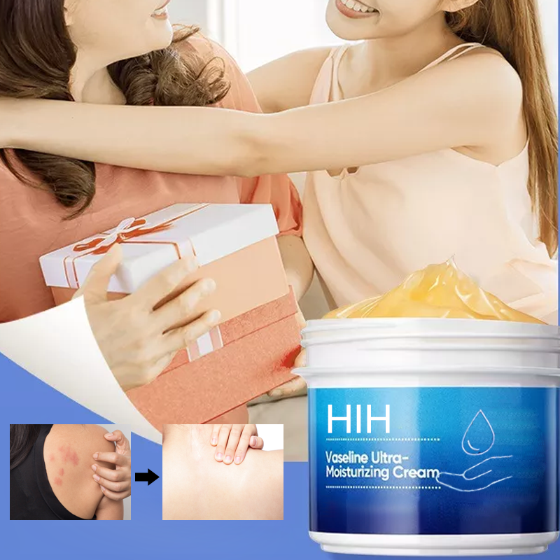 Open jar revealing the luxurious consistency of the deep moisturizing cream for dry skin.
