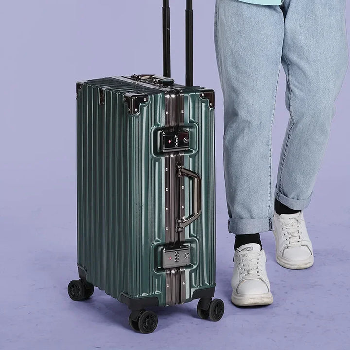 Professional unisex business travel luggage: hard shell, aluminum frame, secure lock, and quiet spinner wheels.