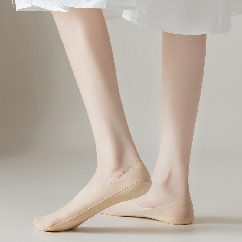 Unisex invisible socks, ideal for hot weather due to their breathable ice silk material