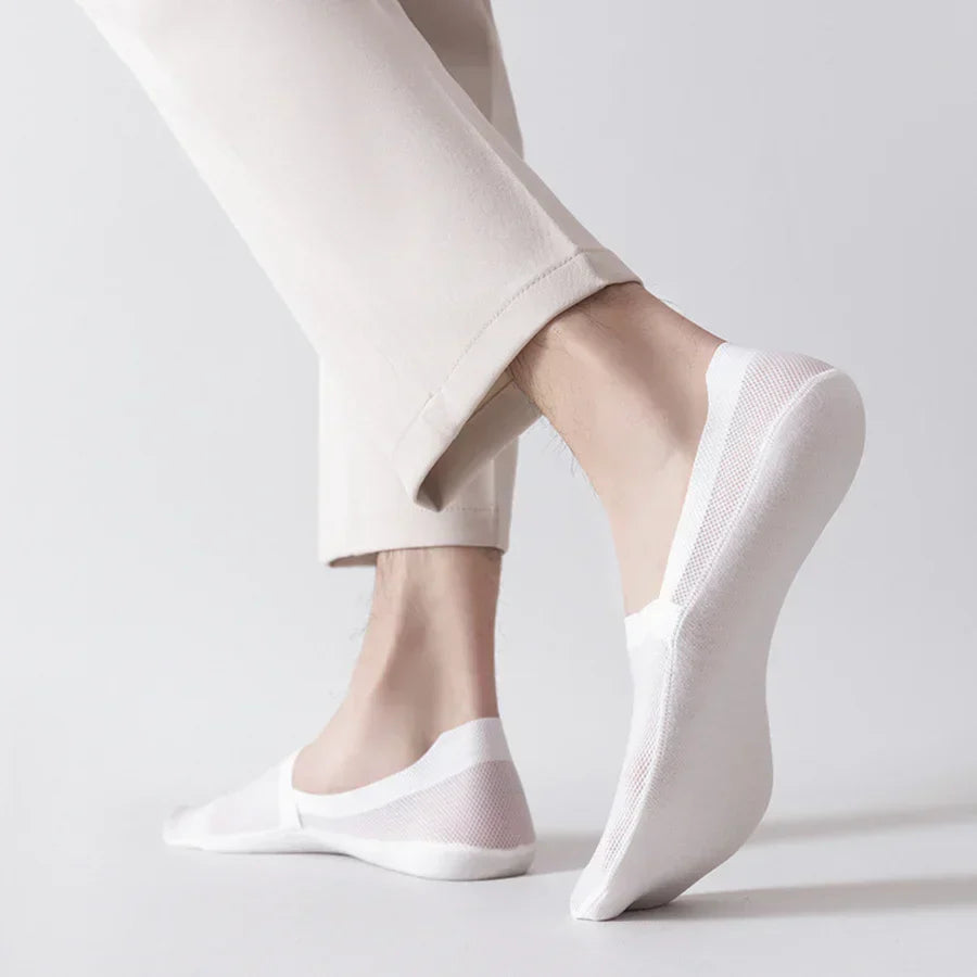 Anti-slip no-show socks for men & women, perfect for athletic shoes or casual wear.