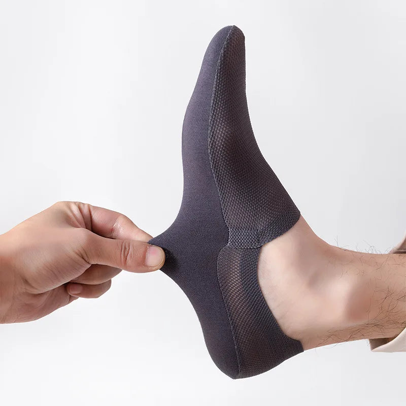 Everyday unisex no-show socks, anti-slip and low-cut, ideal for casual or athletic footwear.