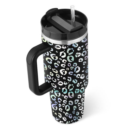 Portable insulated handled mug with straw, ideal for commuting & outdoor use.