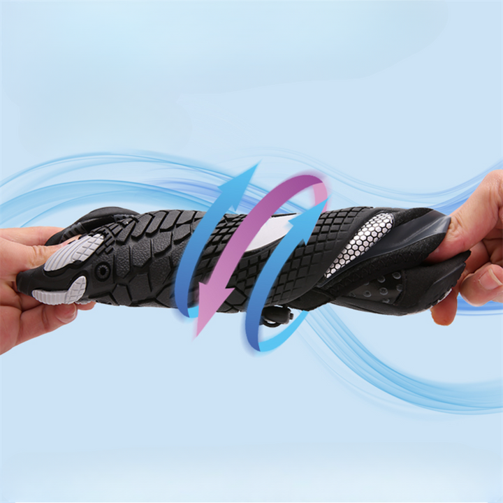 Wide toe box barefoot shoes, enhancing natural foot splay & providing superior comfort.