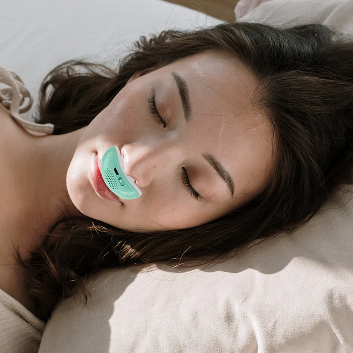 Experience deep, uninterrupted sleep with this unisex micro CPAP, an effective anti-snore & sleep apnea solution.