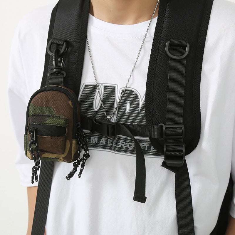 Essential mini bag for everyday carry, suitable for all genders.