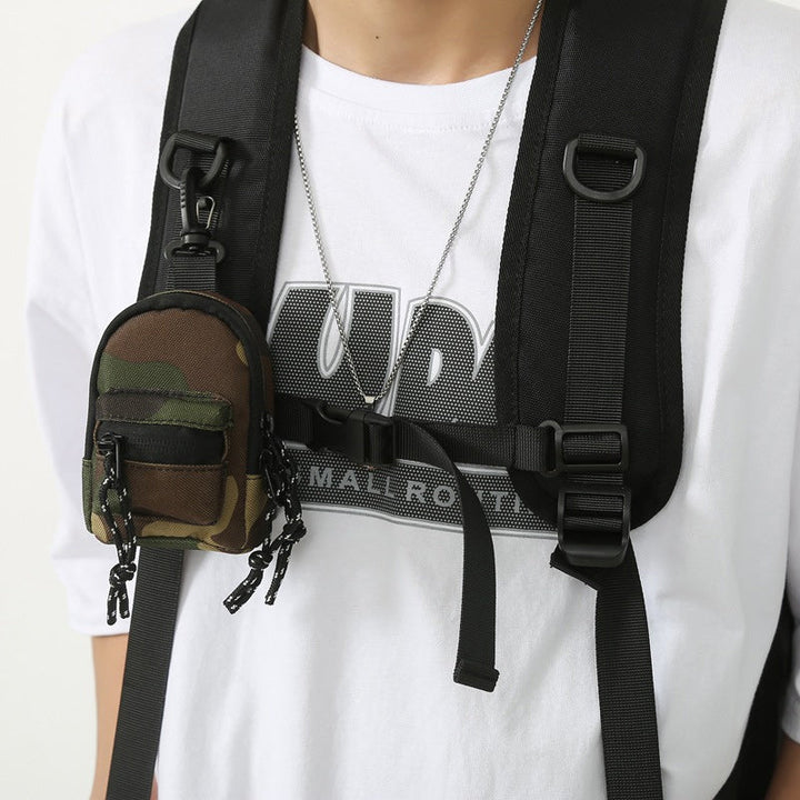 Essential mini bag for everyday carry, suitable for all genders.