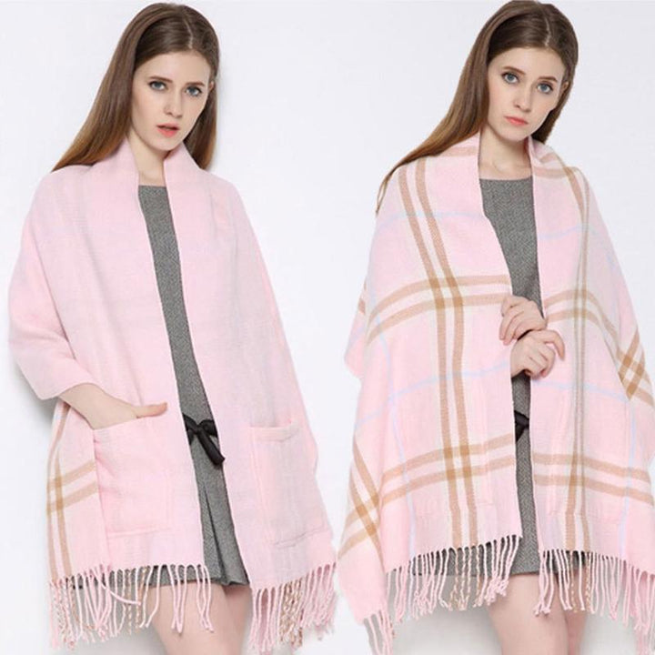 Oversized unisex plaid wrap shawl, soft fabric, ideal as a warm travel blanket or stylish accessory