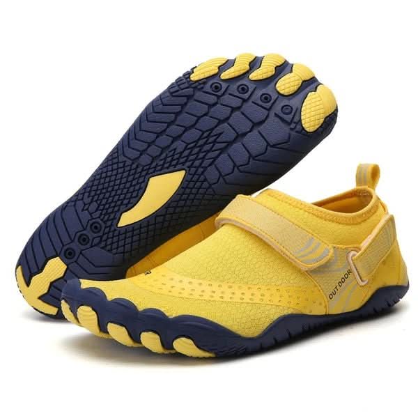 High-performance unisex quick-dry water shoes for ultimate grip and comfort on wet surfaces.