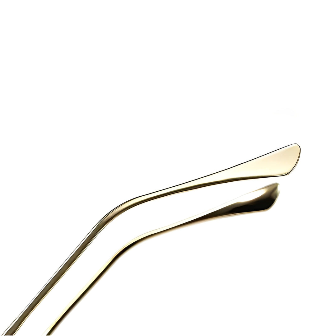Lightweight unisex retro sunglasses with unique gradient lenses. Essential eyewear for UV400 protection & summer style.