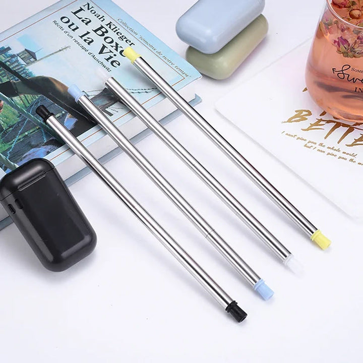 Unisex travel accessory: stainless steel folding straw, durable and reusable, ideal for drinks on the go.