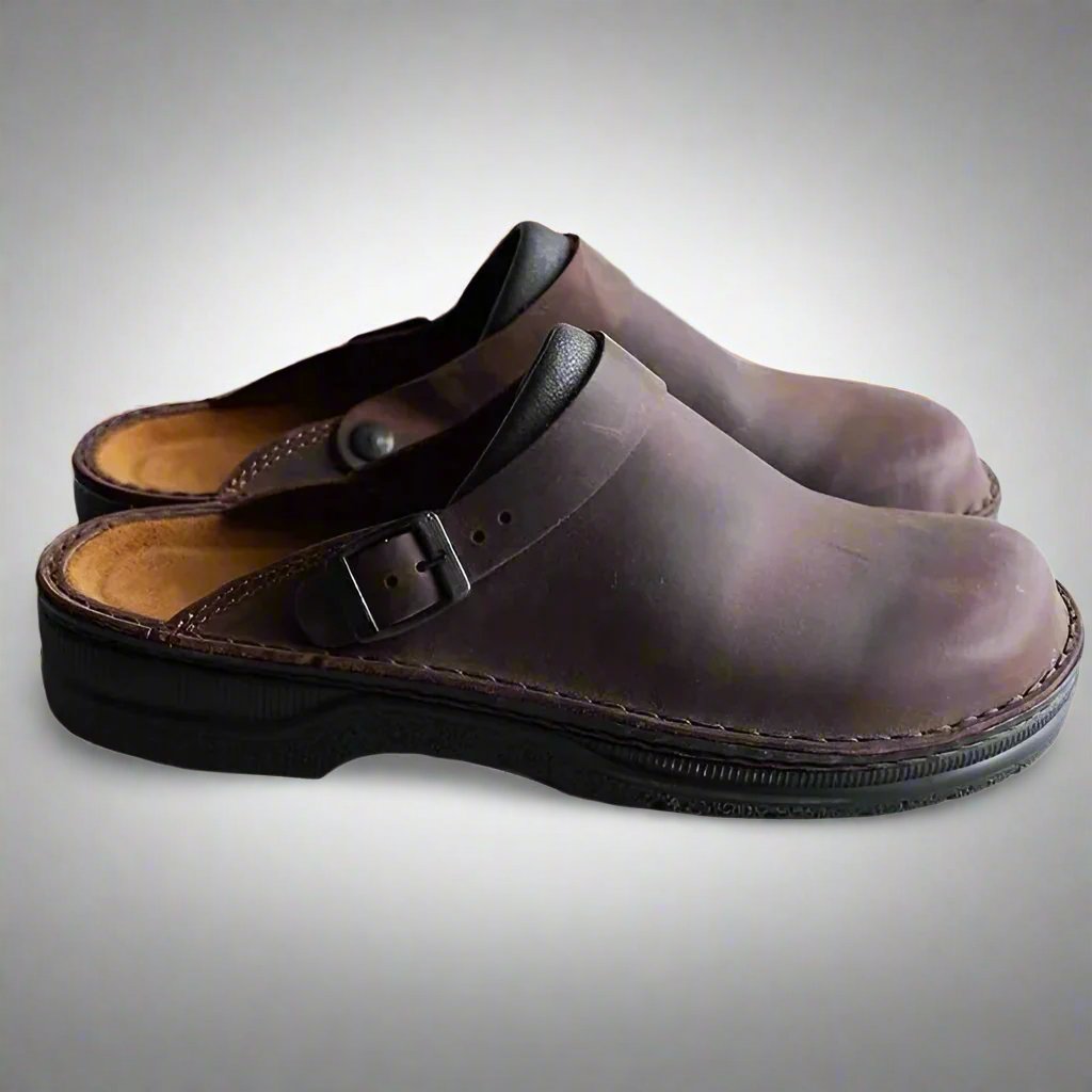 Orthopedic unisex slip-on clogs offer superior foot support and all-day comfort. Ideal for work or casual wear.