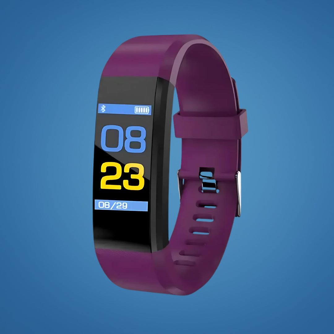 Smart wearable tech for seniors: health monitoring, fall detection, GPS for safety & independence, emergency alert.