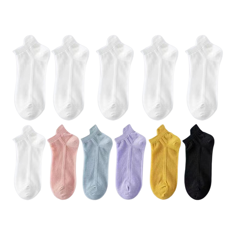 Black Ultra-Thin Liner No-Show Socks, a versatile non-slip choice for any footwear.