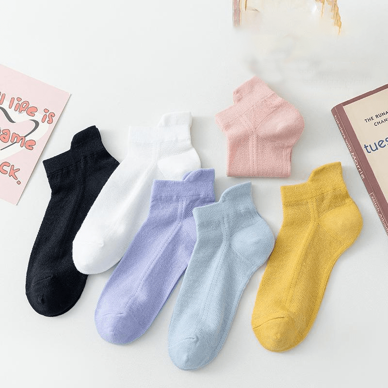 Breathable cotton blend Ultra-Thin Liner Socks, designed for invisible wear with non-slip grip.