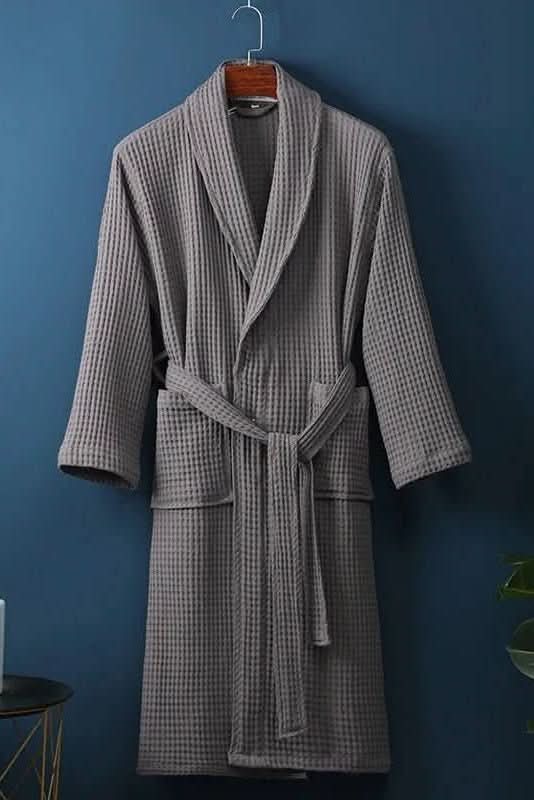 Light grey unisex waffle bathrobe, comfortable & quick-drying for spa or home loungewear. Relax in style.