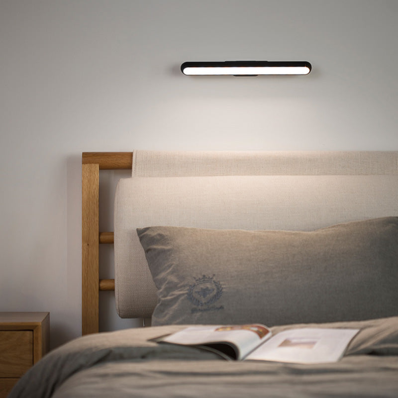 Packaging of a USB rechargeable magnetic LED reading lamp, highlighting features