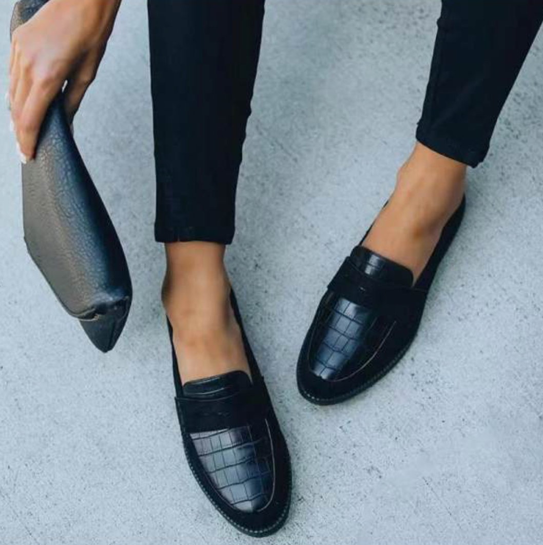 Women's black crocodile texture slip-on loafers, elegant and comfortable fashion footwear