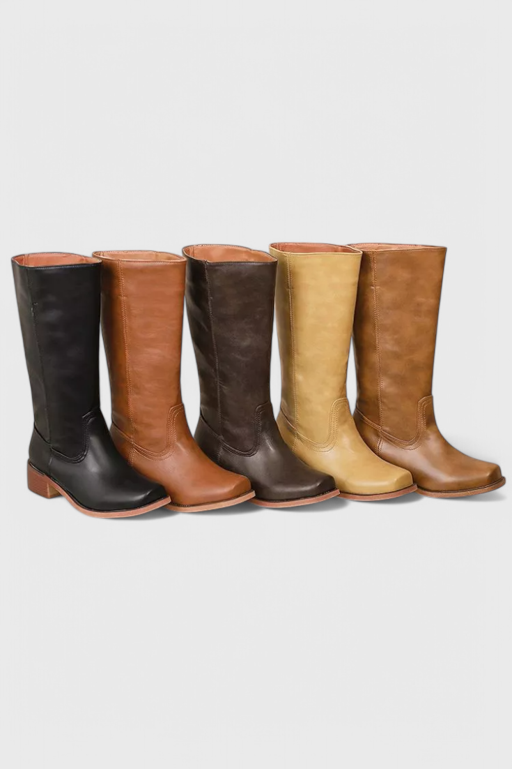 Detail of the heel on women's elegant leather knee-high boots, suitable for any occasion.