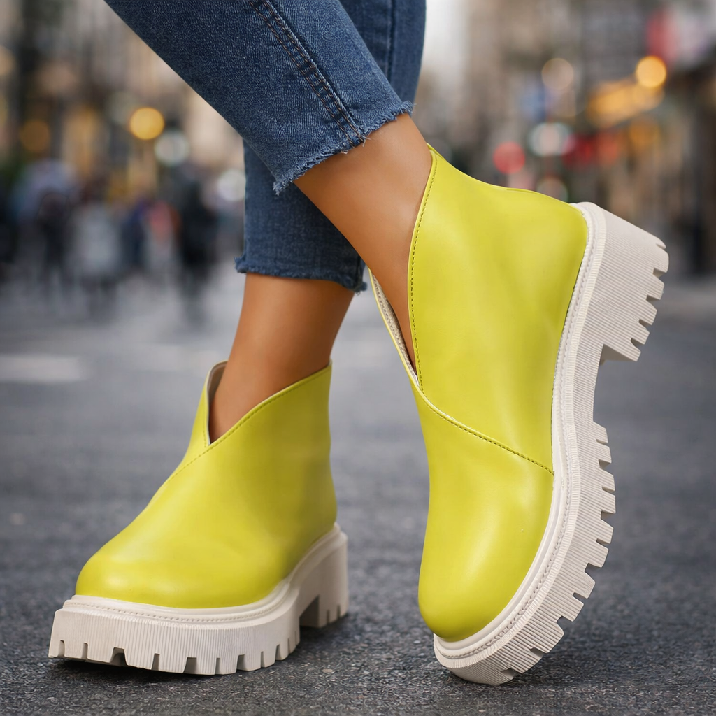 Women's casual leather platform slip-on shoes, combining fashion and comfort for daily use.