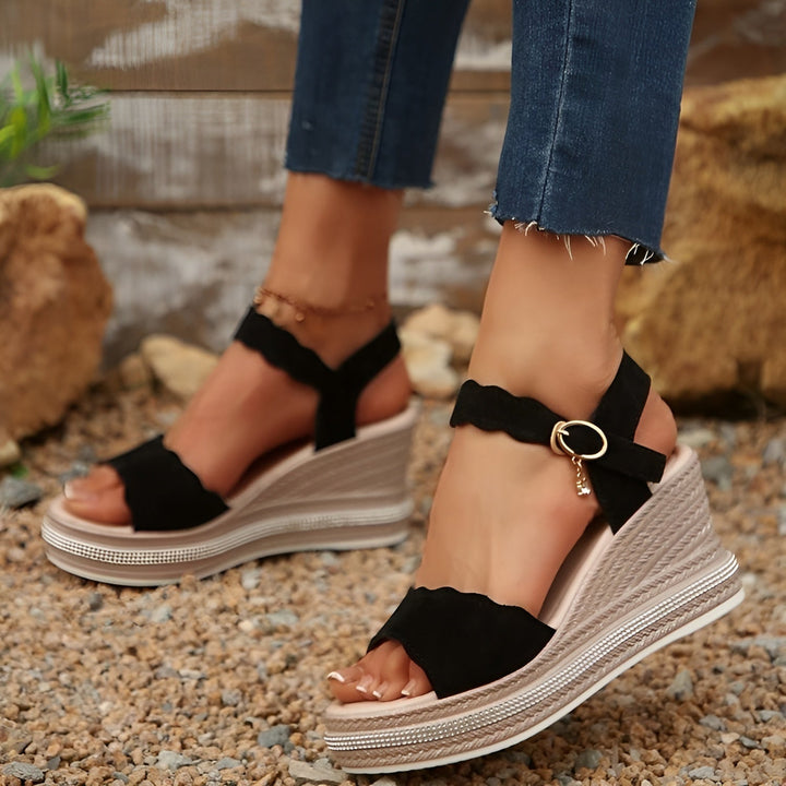 Comfortable women's orthopedic sandals with arch support, adjustable straps & slip-resistant sole, ideal for walking.