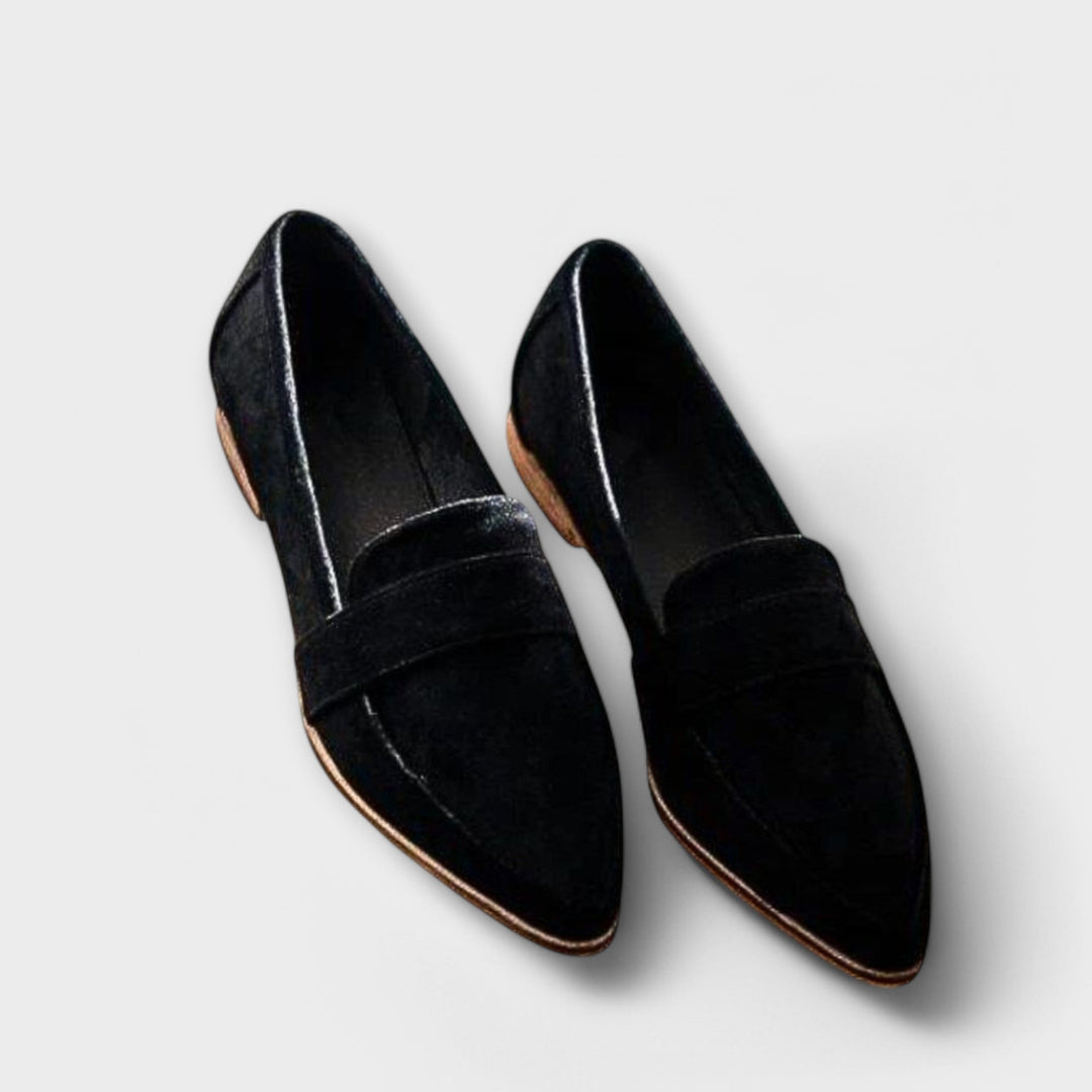 Comfortable women's pointed-toe slip-on loafers, perfect casual flats for all-day wear and sophisticated style.