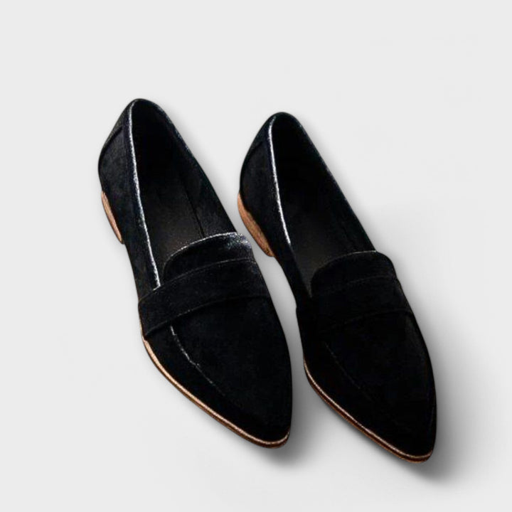 Comfortable women's pointed-toe slip-on loafers, perfect casual flats for all-day wear and sophisticated style.