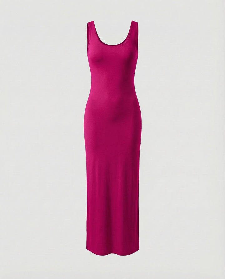 Sleek women's bodycon maxi dress with a scoop neck and sleeveless design, offering a flattering silhouette.