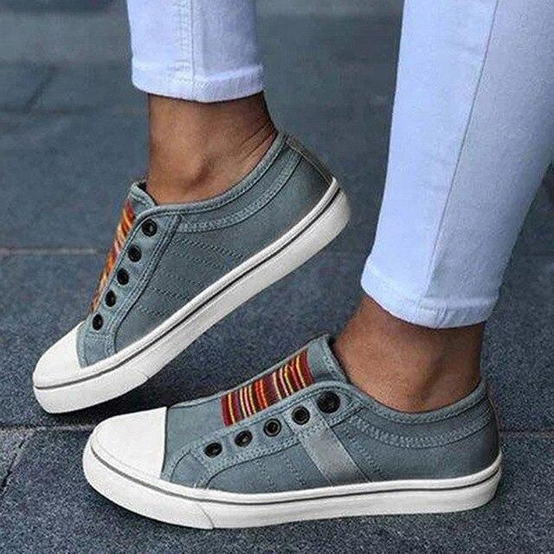 Women's blue casual low-top fashion sneakers, perfect for everyday wear and street style