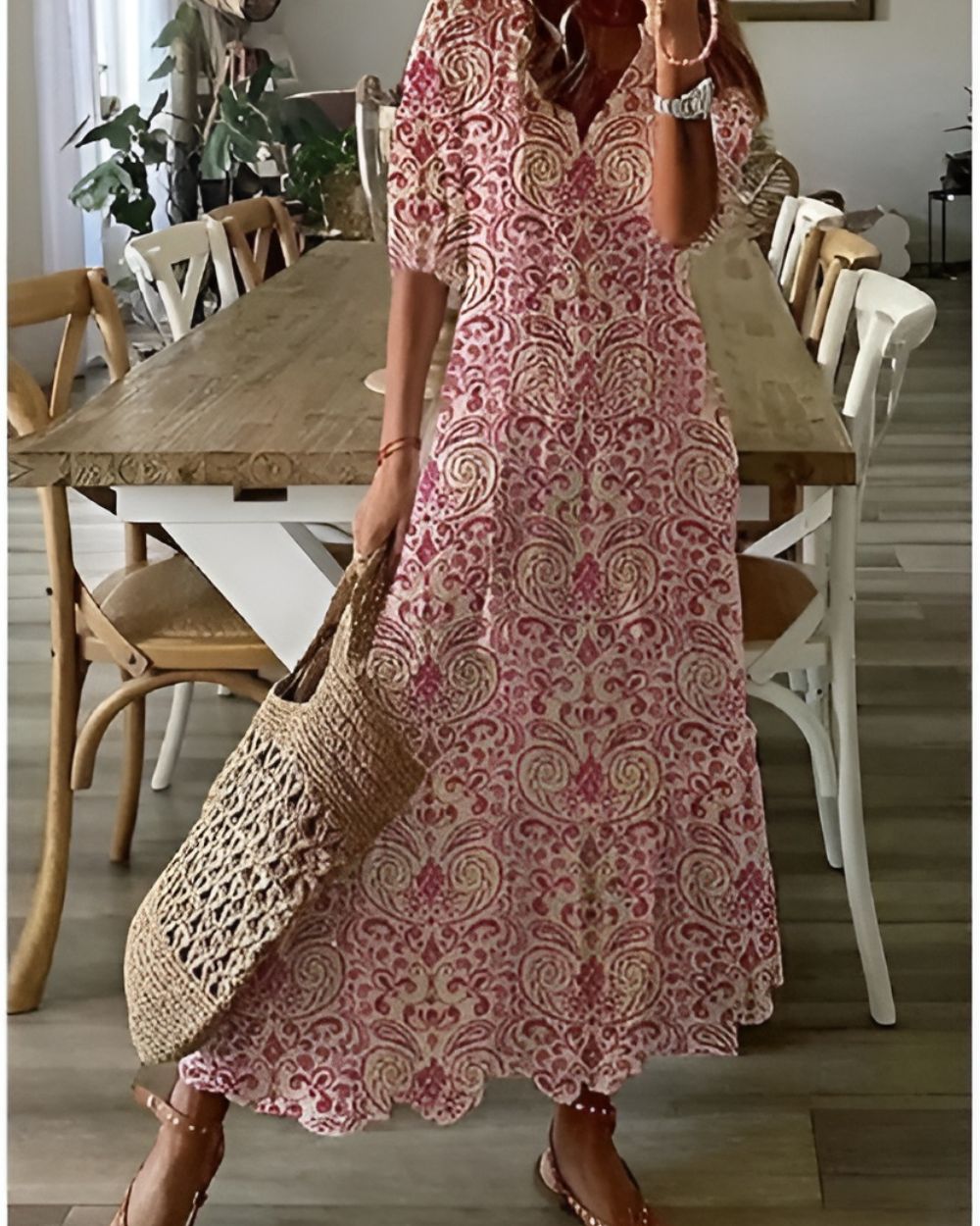 Flowy women's boho floral print maxi dress, long & elegant, perfect for summer comfort & fashion.