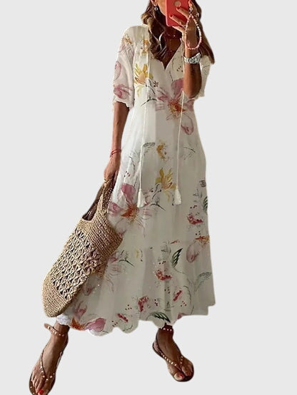 Casual women's summer maxi dress with boho vintage charm, comfortable and effortless for warm weather.