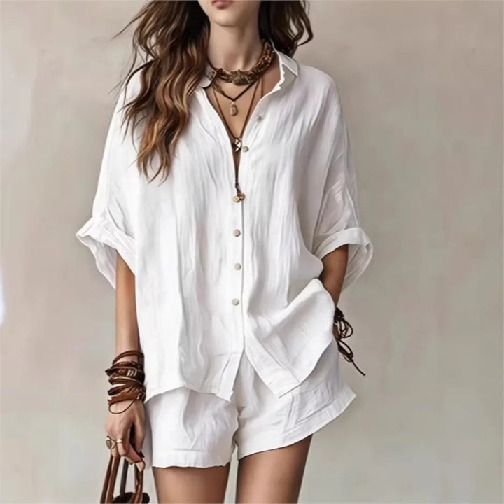 Stylish women's breathable knit 2-piece casual lounge set. Perfect relaxed fit summer outfit.