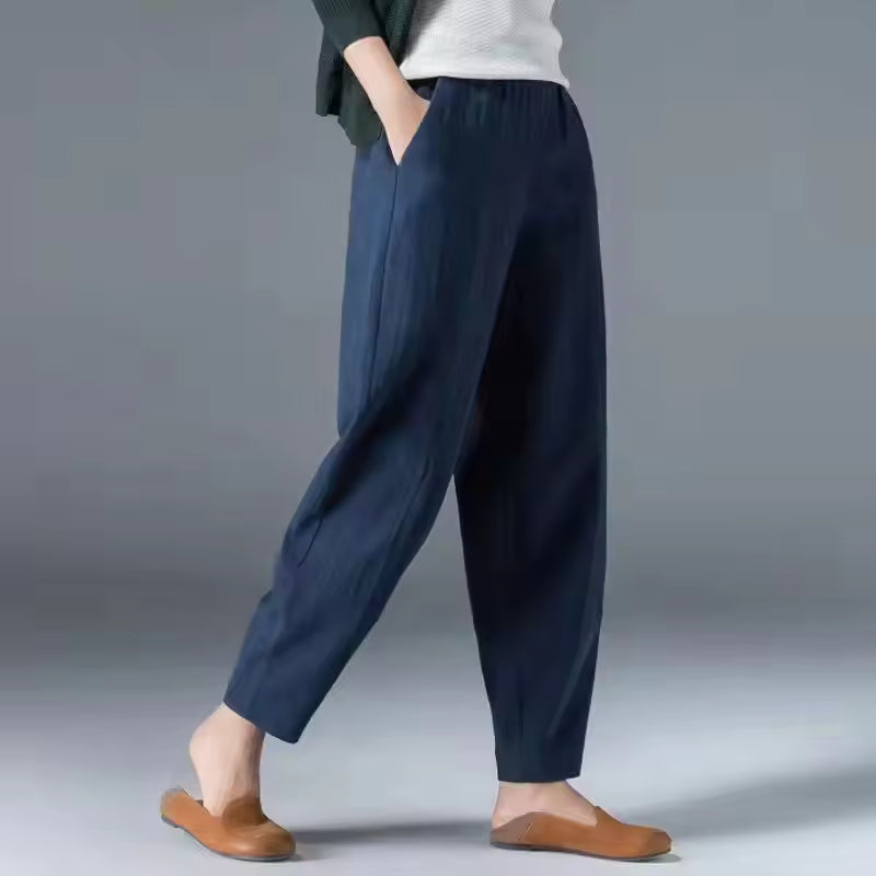 Women's breezy summer trousers in a relaxed fit, perfect for comfortable everyday style and leisurewear.