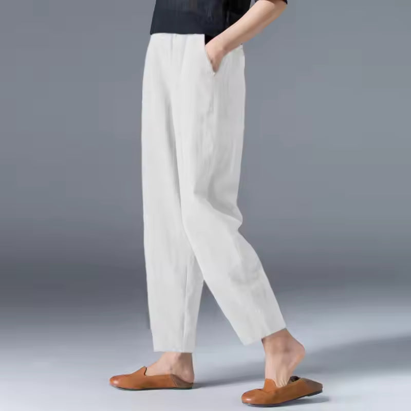 Elegant women's summer trousers, relaxed fit and comfortable, suitable for vacation and daily wear.