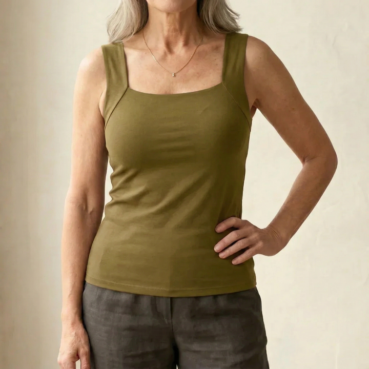 Women's plus size built-in bra tank top, offering comfortable support for all body types.