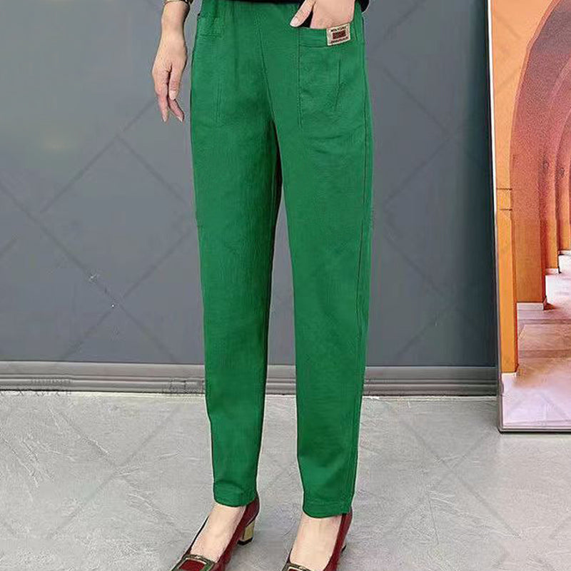 Fashionable women's lounge-style cotton cropped pants with elastic waist for ultimate comfort