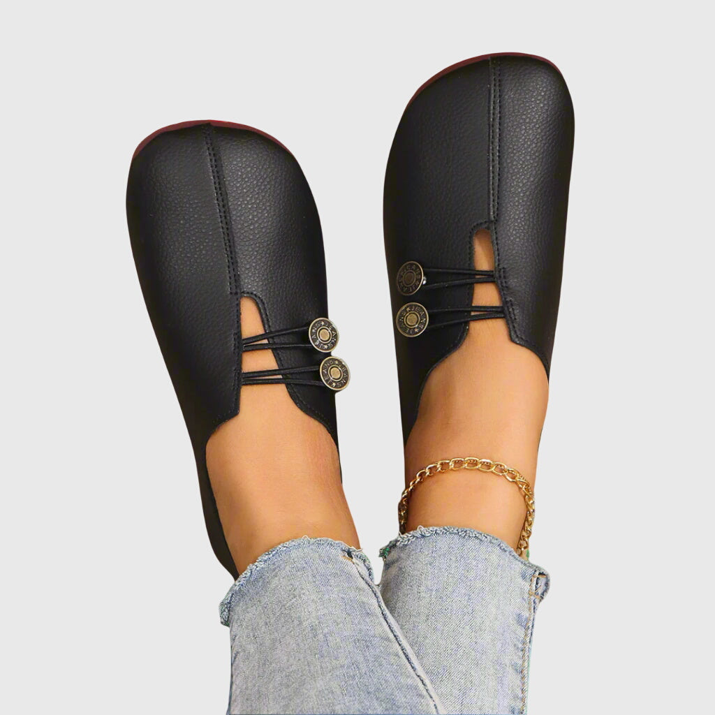 Spring/summer women's slip-on shoes, lightweight with a charming button, for effortless casual looks