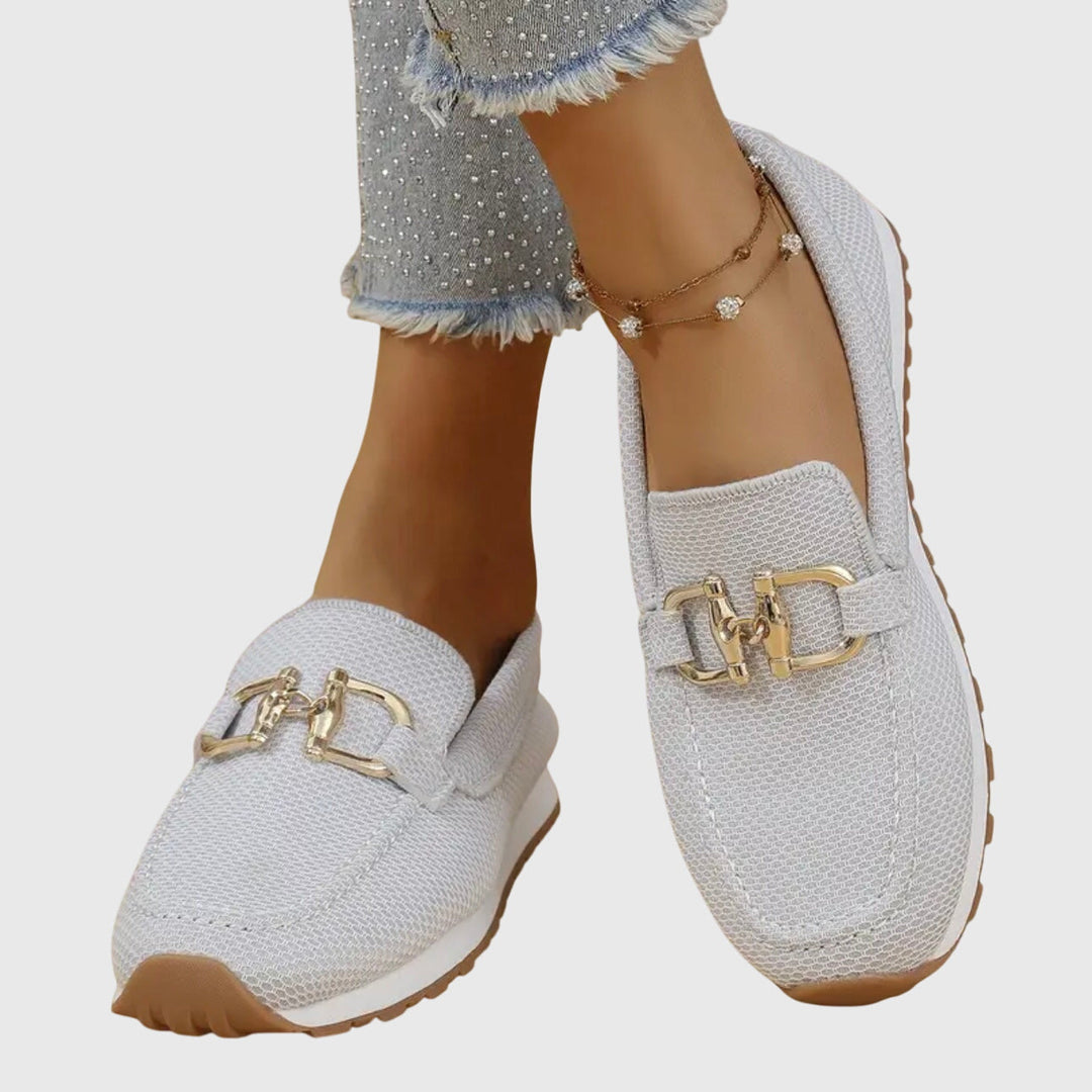 Fashionable casual women's loafers, easy slip-on style, suitable for spring and summer.