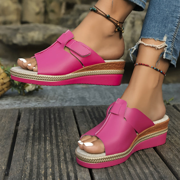 Everyday wear women's sandals, offering stylish comfort for summer and walking.