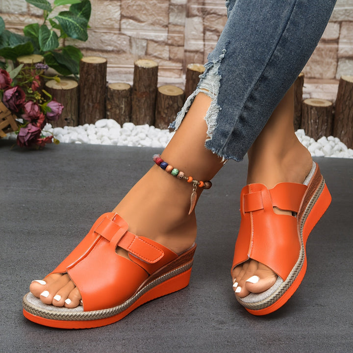 Supportive women's casual sandals, providing ultimate comfort for everyday summer activities.