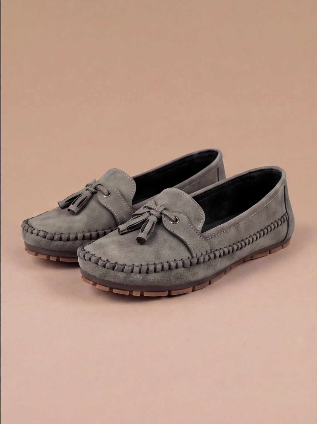 Women's spring/summer tassel loafers, versatile casual slip-on shoes for effortless daily style.