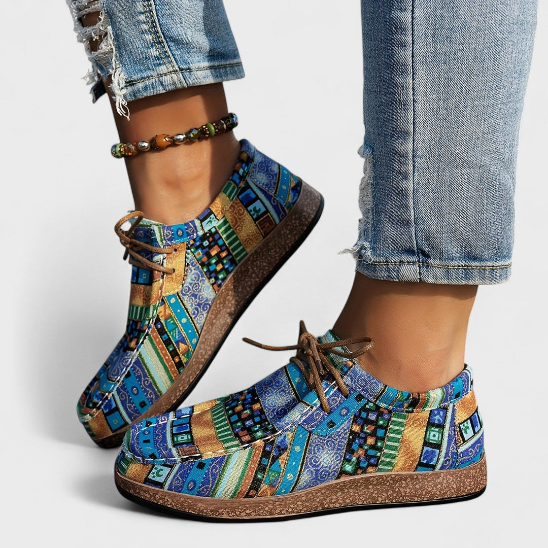 Stylish women's casual walking shoes featuring wide heel support & a stable sole, ideal for daily comfortable wear.