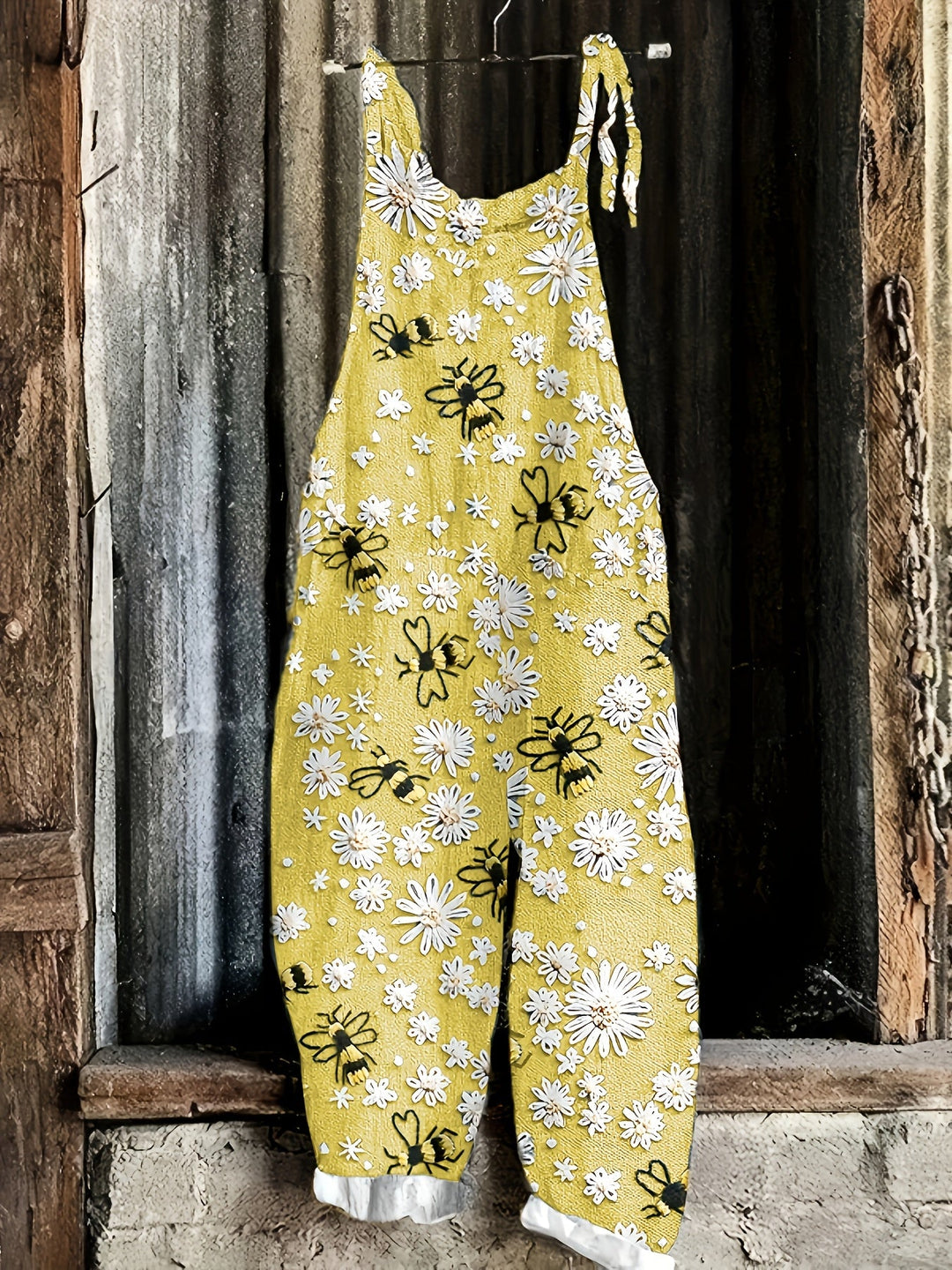 Women's wide-leg casual jumpsuit, daisy & bee print, comfortable summer garden style. Perfect for daily wear.