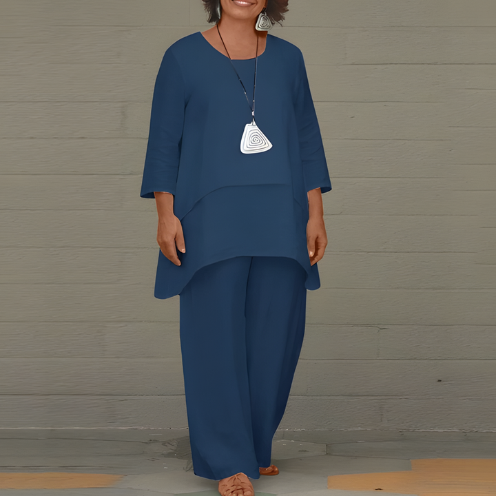 Comfortable women's linen shorts set. Ideal 2-piece outfit for summer, vacations, or relaxed casual wear.