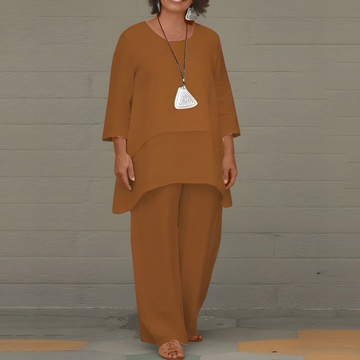 Elegant women's linen 2-piece summer set. Chic, breathable outfit for ultimate comfort & vacation style.