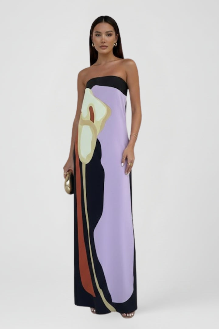 Comfortable patterned strapless maxi dress for women, offering a chic and relaxed summer look.