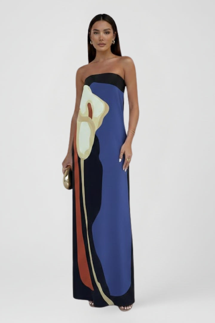 Elegant strapless maxi dress for women, featuring a beautiful abstract pattern for casual summer wear.