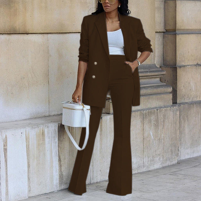 Chic women's blazer & wide-leg pant set. This stylish two-piece formal office attire is elegant.