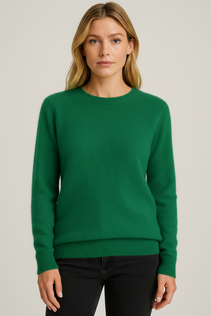 Stylish women's long sleeve crew neck sweater. Ideal for fall fashion, casual or elegant looks.